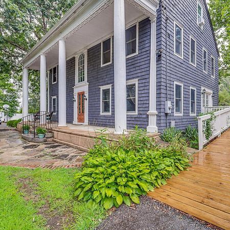 Quintessential New England Home With Patio And Grill! Putnam Esterno foto