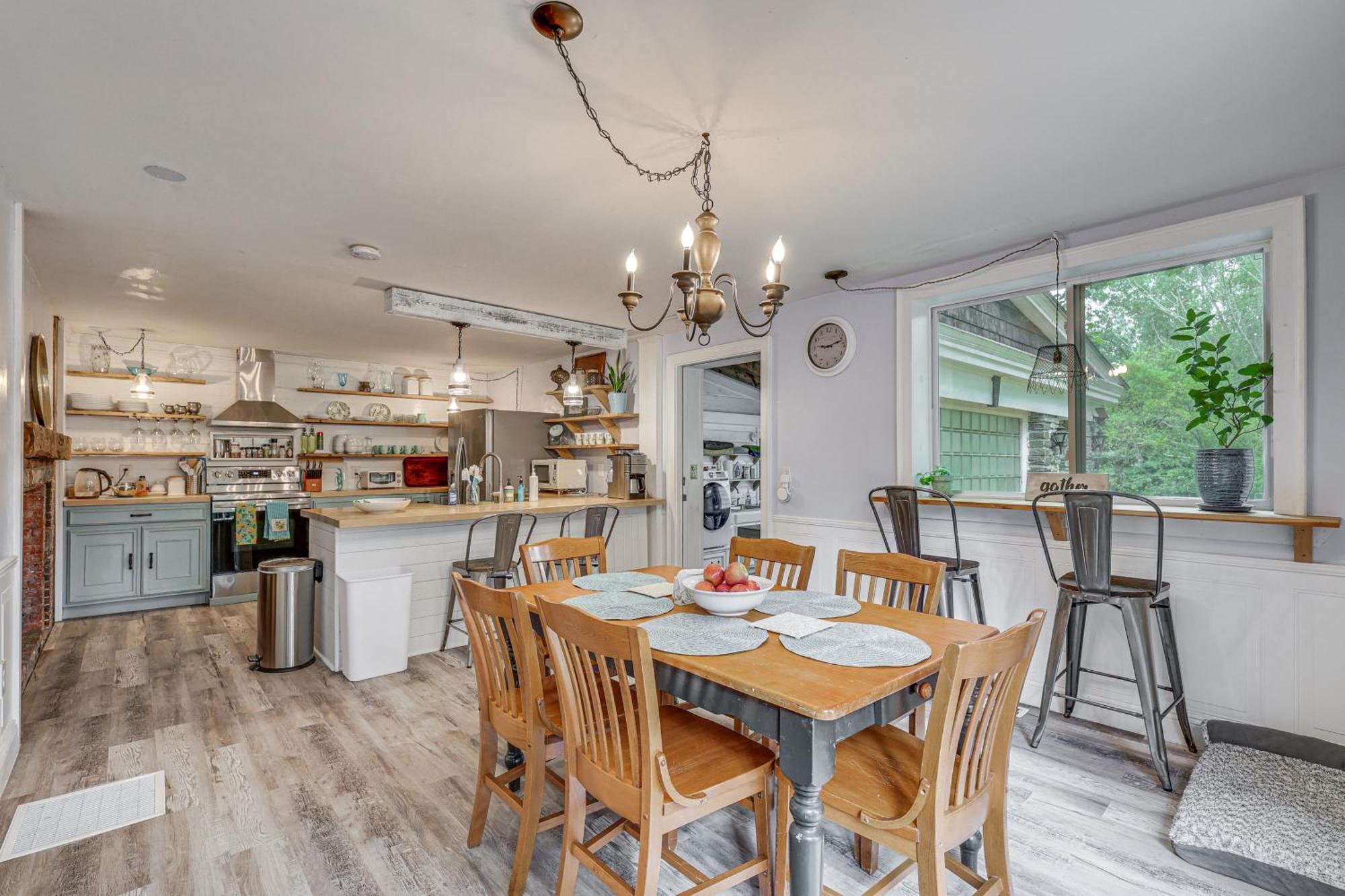 Quintessential New England Home With Patio And Grill! Putnam Esterno foto