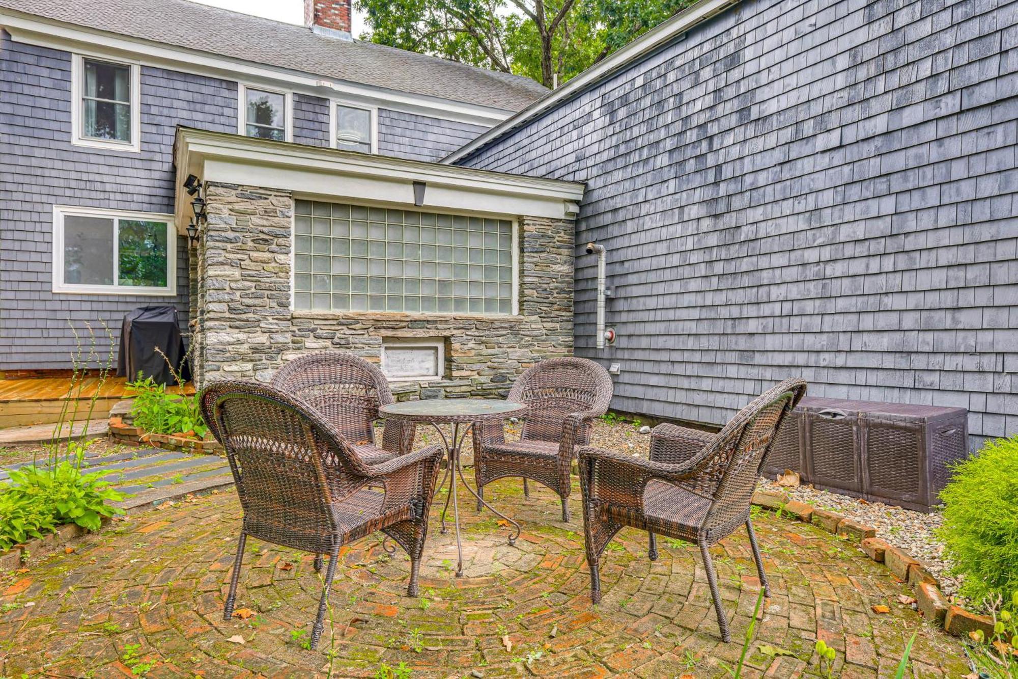 Quintessential New England Home With Patio And Grill! Putnam Esterno foto