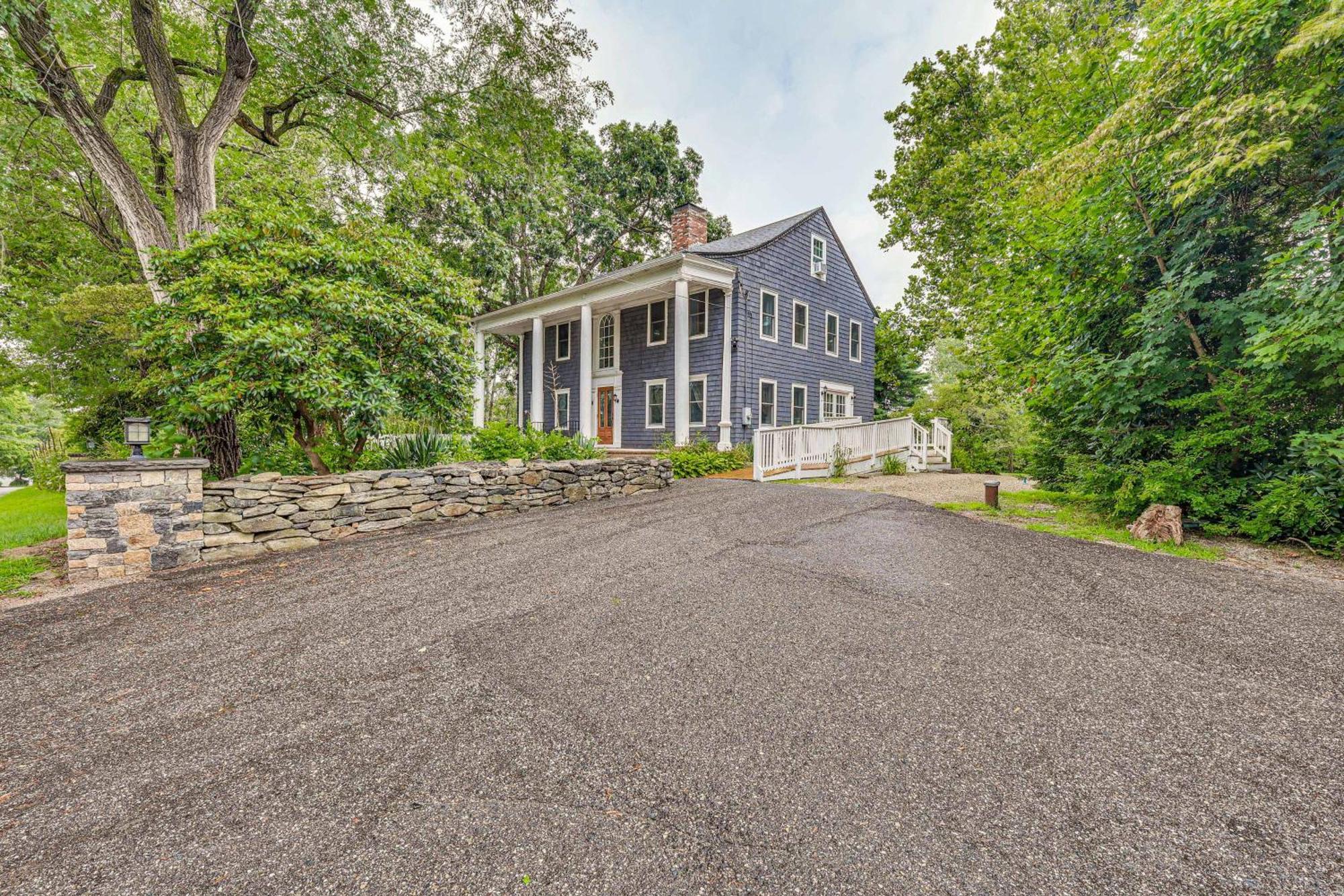 Quintessential New England Home With Patio And Grill! Putnam Esterno foto